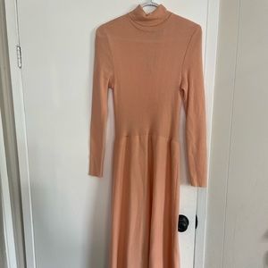 Dusty pink vintage wool fit and flare dress. Pictures don’t do it justice!